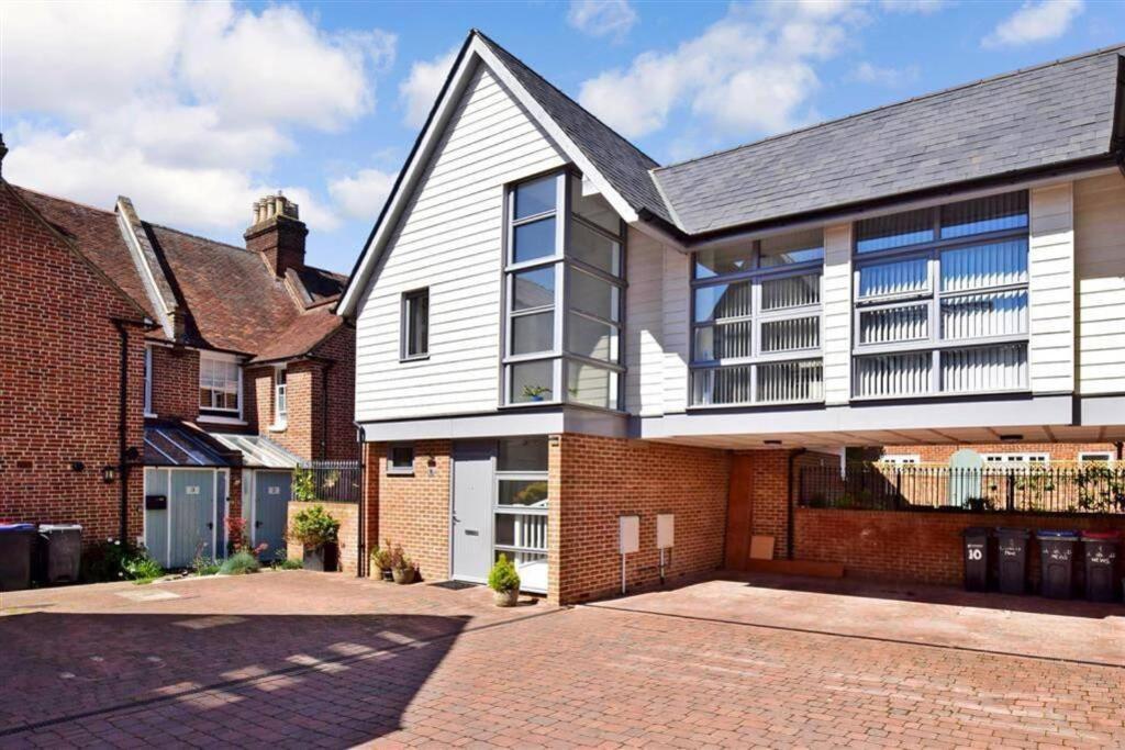 Modern City Centre House With Free Parking Canterbury Exteriör bild