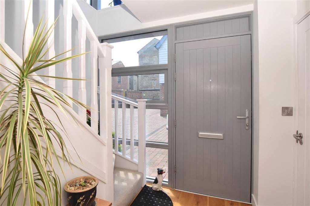 Modern City Centre House With Free Parking Canterbury Exteriör bild