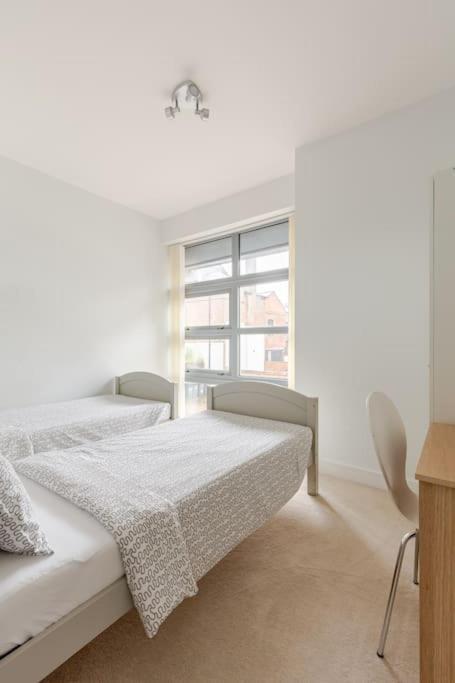 Modern City Centre House With Free Parking Canterbury Exteriör bild