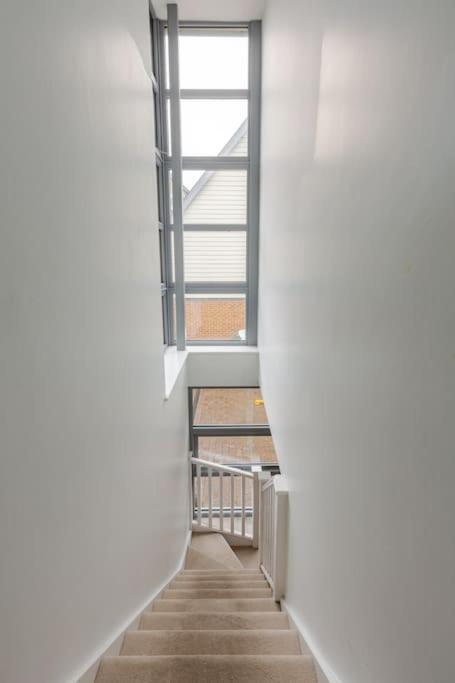 Modern City Centre House With Free Parking Canterbury Exteriör bild