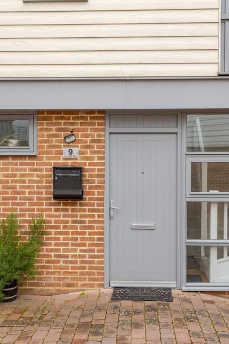 Modern City Centre House With Free Parking Canterbury Exteriör bild